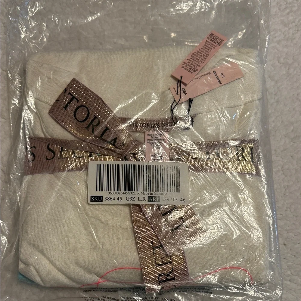 Victoria's Secret Cream and Blue Pajama set - Picture 1 of 6